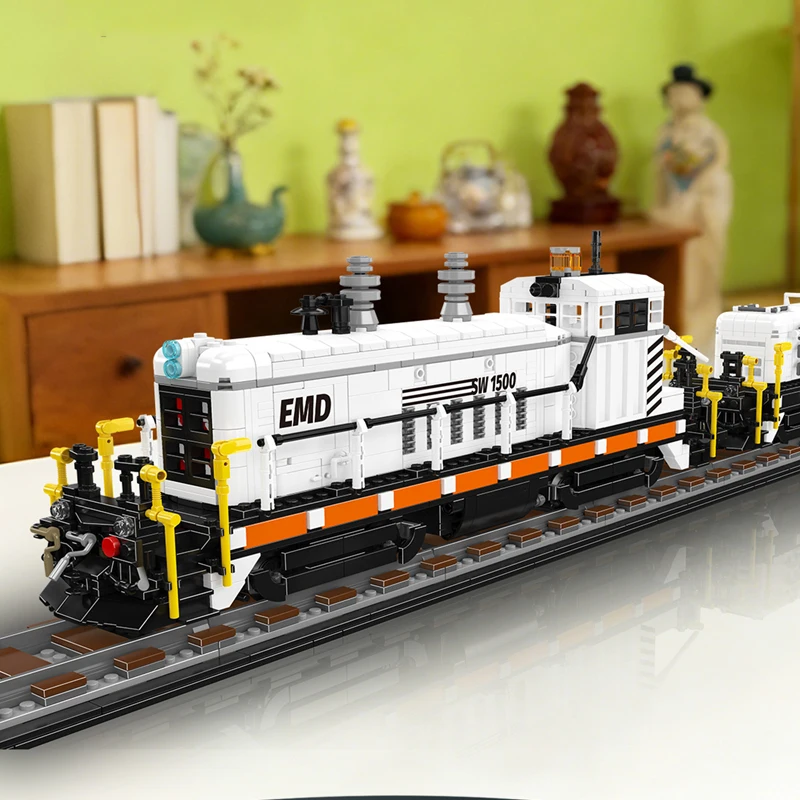 Mold King 2462 Pieces Diesel Locomotive Building Blocks Train EMD SW1500 12051  Large Shunting Locomotive with Rails & Carriag