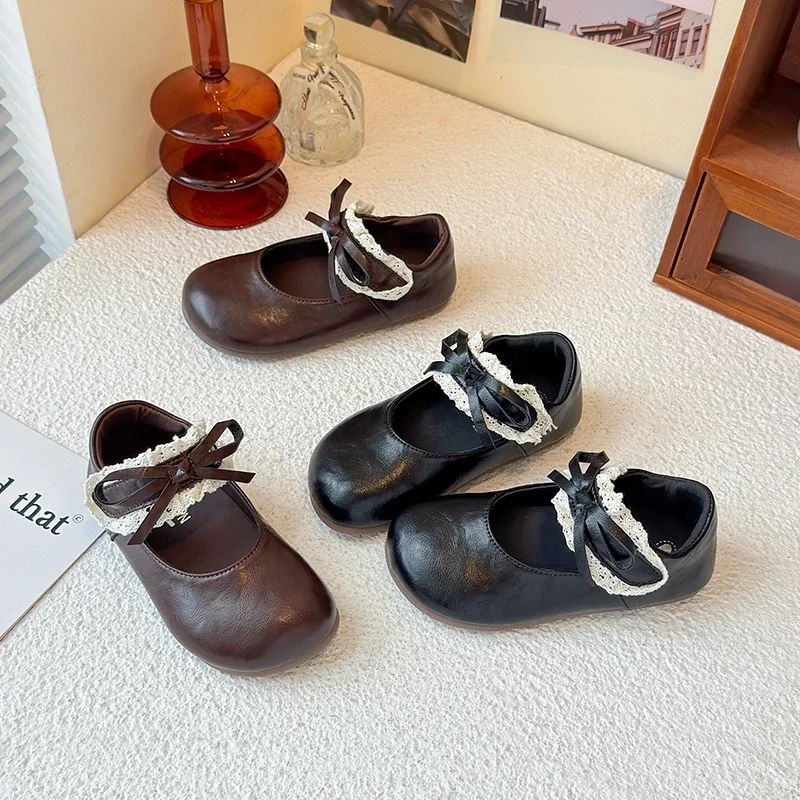 Sepatu Kulit Anak Perempuan Baru yang Manis untuk Putri Musim Semi Musim Gugur Sepatu Sekolah Anak dengan Tali Kasual Anak-anak Pita Pesta Sepatu Mary Jane