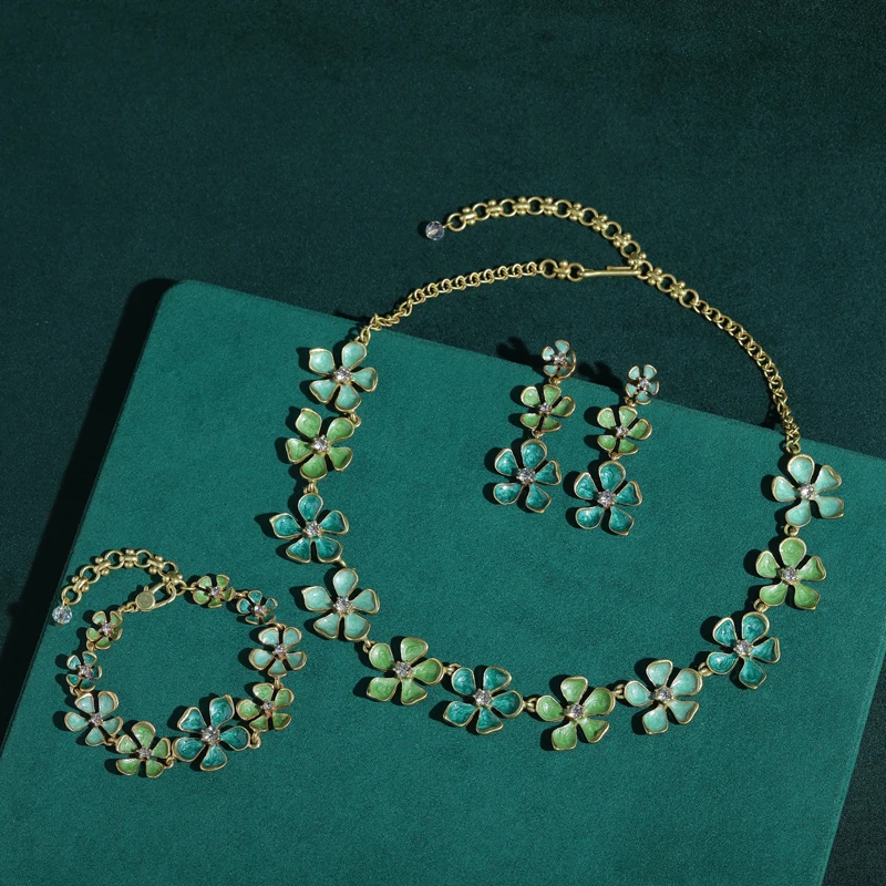 

Vintage Leaf Flower Jewelry Sets Gradient Green Zircon Gold Color Necklace Long Earrings Charm Bracelet Woman Accessories 2026