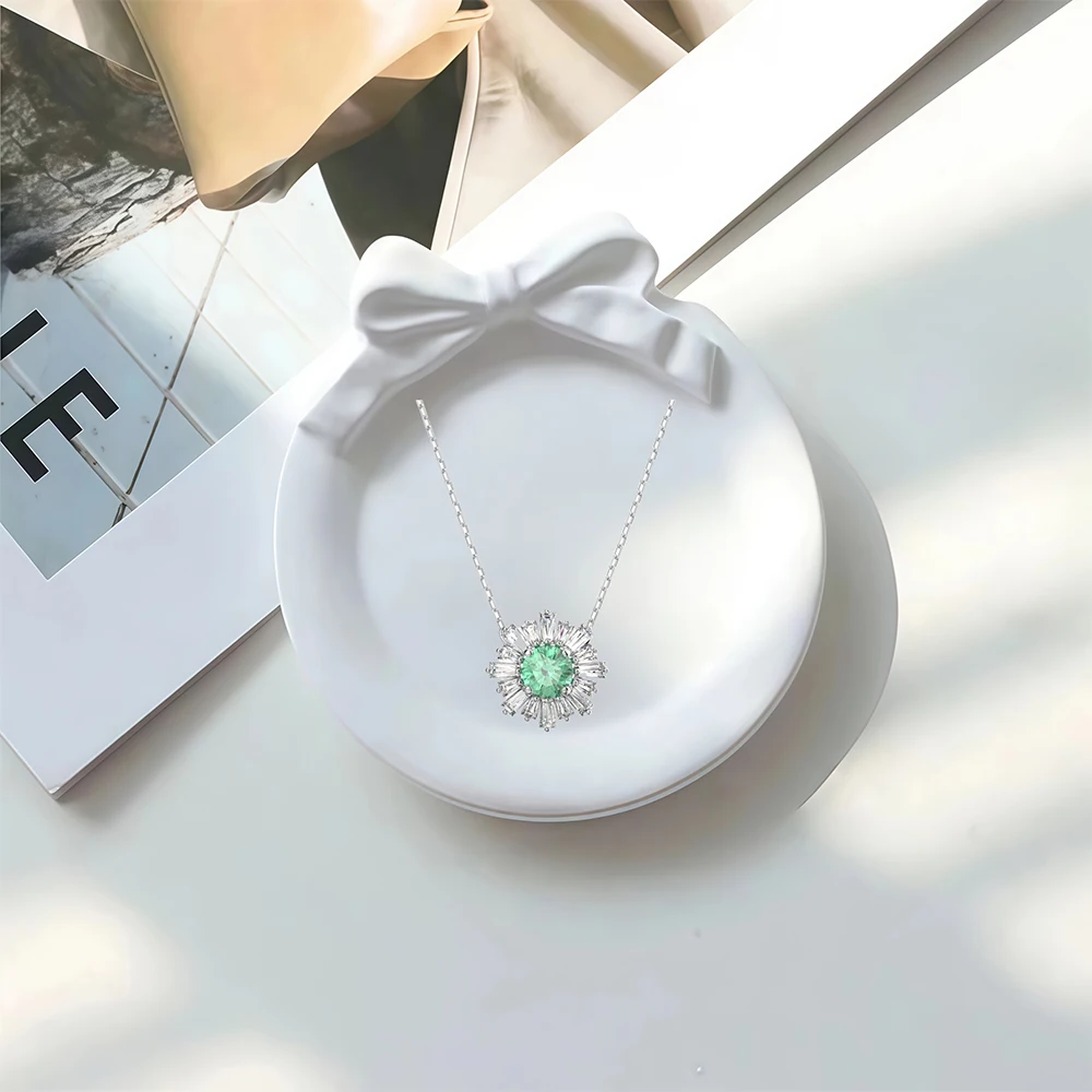 

2025 Hot Selling Brand Women's Necklace Fashionable, Simple, Luxurious Jewelry Suitable for Gifting To Friends