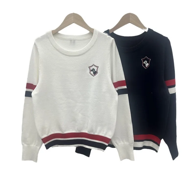 Autumn and winter new high-quality round neck pullover, college style chest medal, embroidered dog, long sleeved knitted sweater