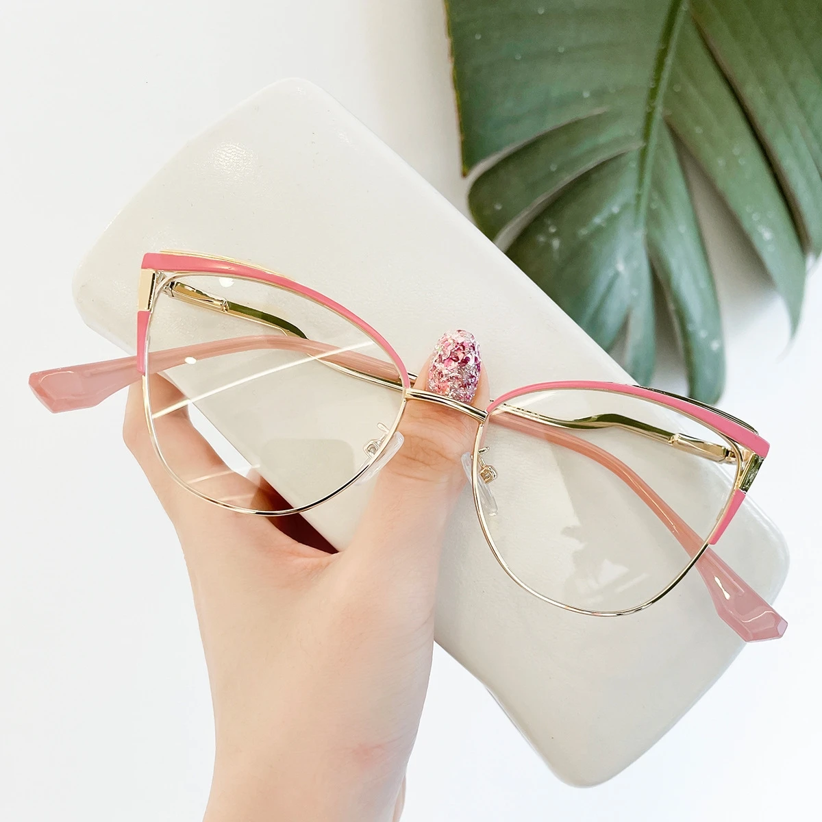 

Fashion Cat Eye Frames New Personalized Design Women's Anti-Blue Light Reading Glasses Myopia Customizable Prescription 68001