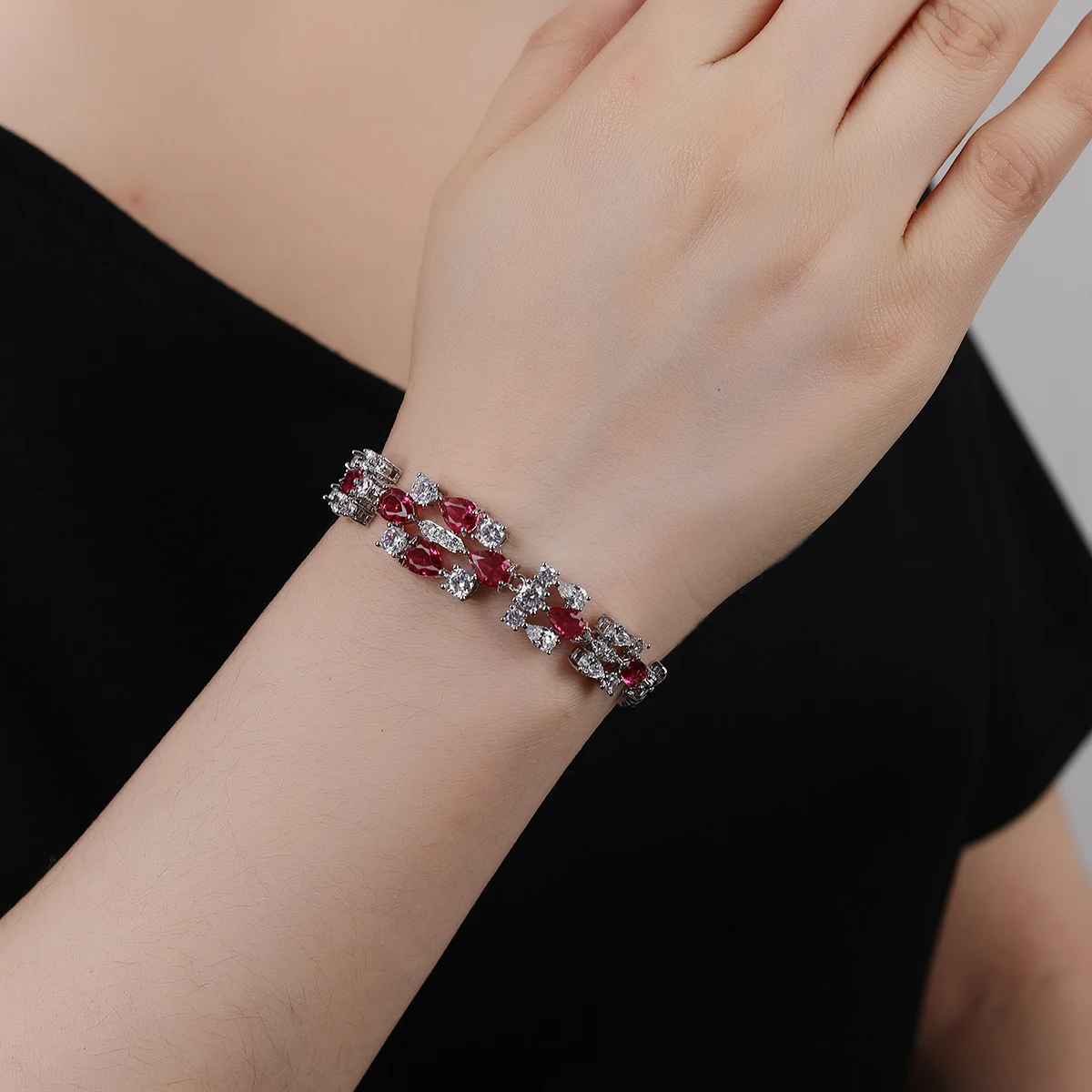 

Gorgeous Waterdrop Cubic Zircon Chain Bracelets Bangle for Brides Wedding Party Fashion Jewelry for Women Gift CK10190