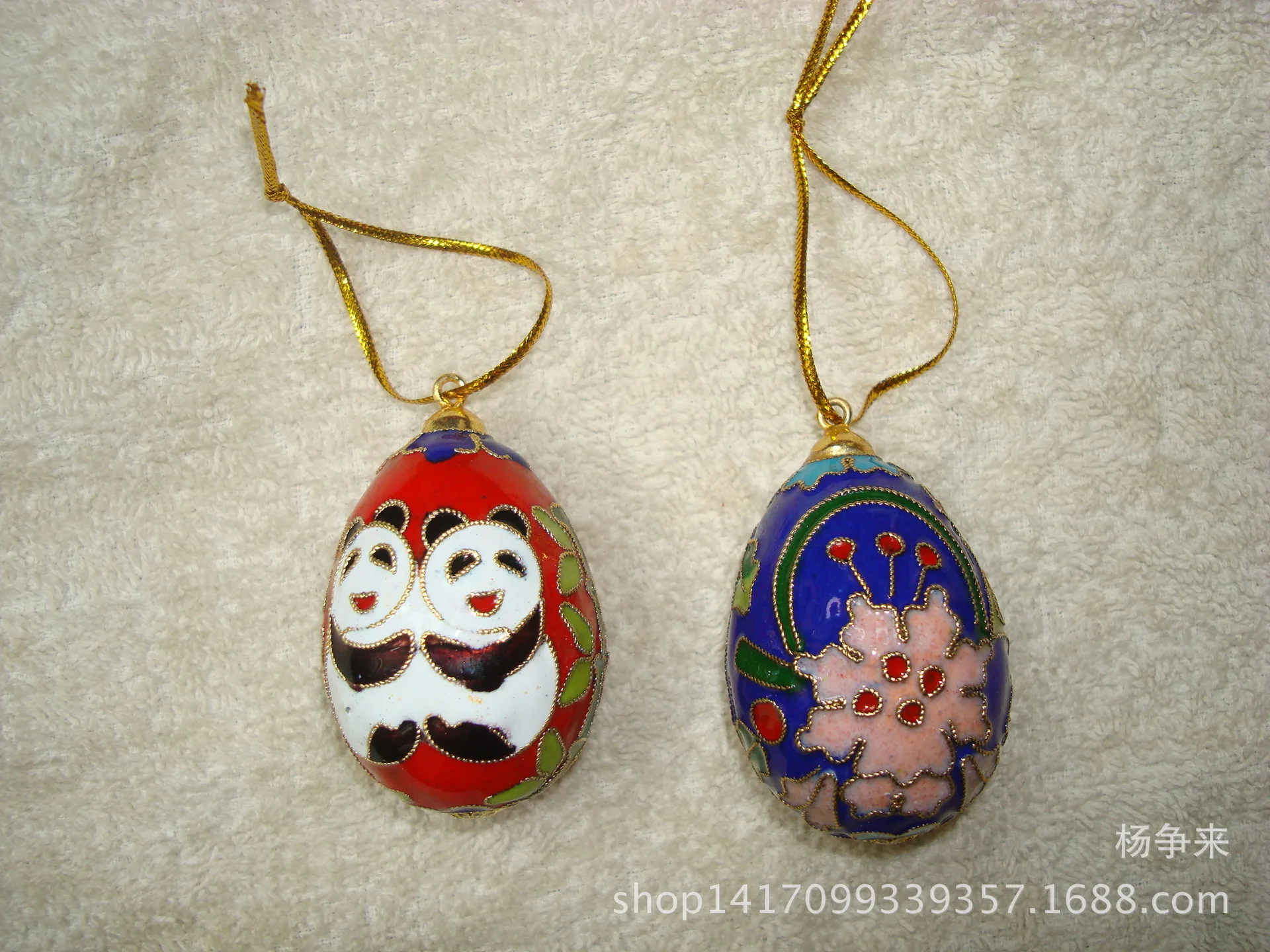 Beijing Cloisonne Crafts Christmas pendant traditional Enamel Copper tire wire pinching egg ball 5cm high and 3cm in diameter