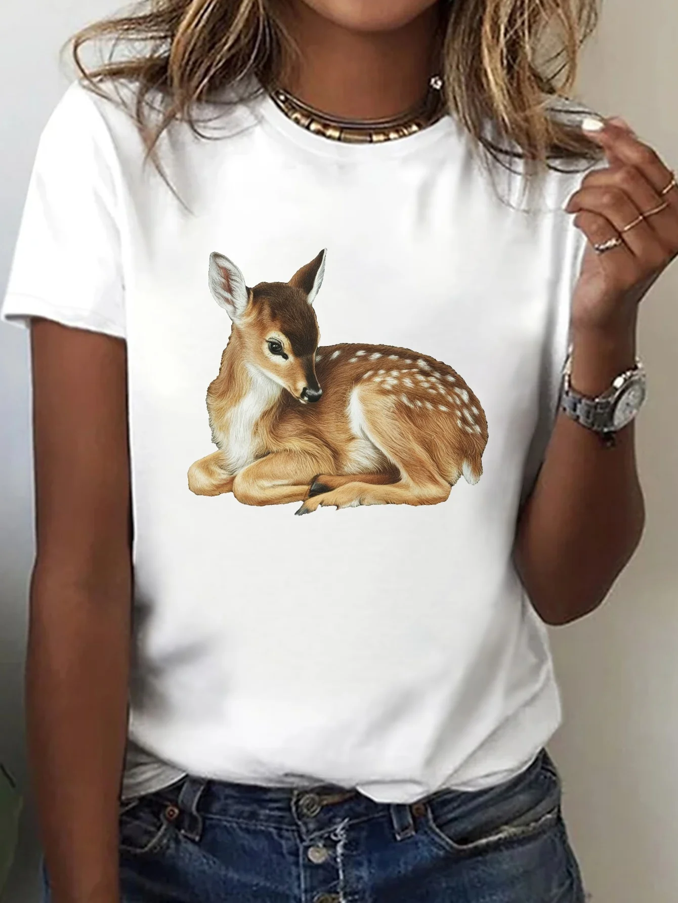 

Women's Casual Short Sleeve Crew Neck T-Shirt with Deer Illustration Print Comfortable Top for Everyday Spring and Summer Wear