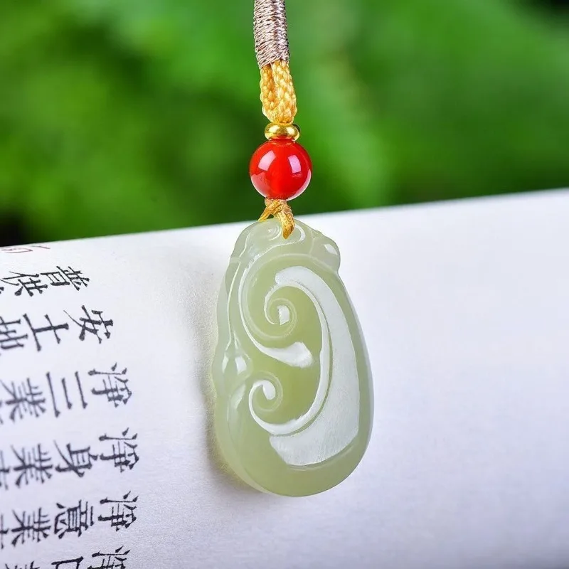 

Natural Fashion Blue Jade Ruyi Pendant, Pendant Women's and Men's Jade Pendant Necklace (random Rope)