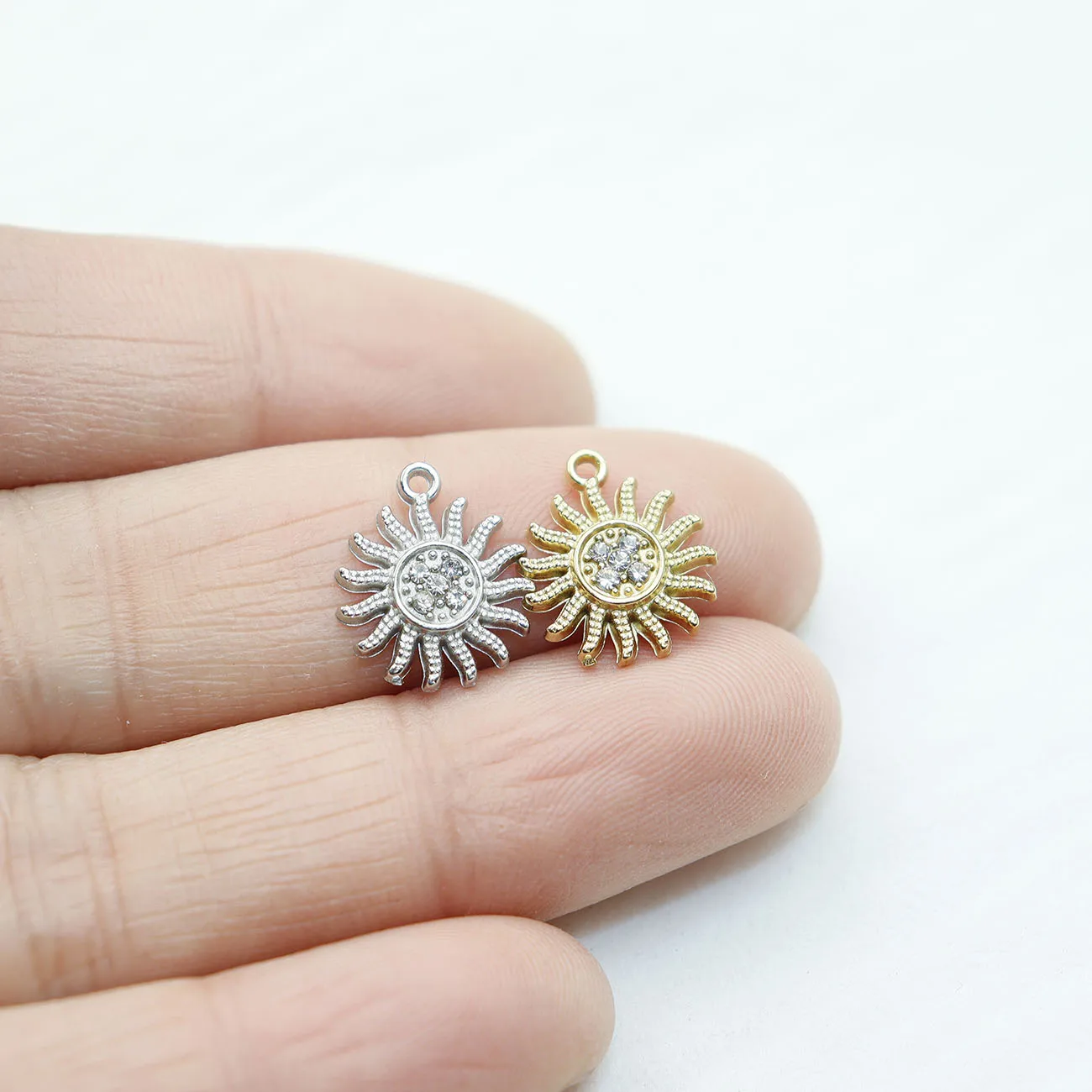 Wholesale 5pcs Casting Stainless Steel Pretty Sun Charms Jewelry Accessory DIY Necklace Earrings Vacuum PVD Plate Water Proof