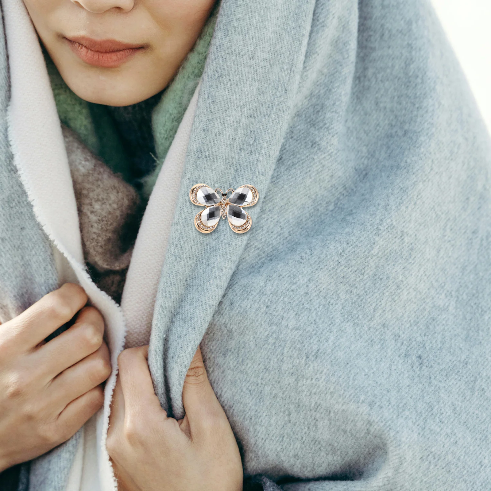 

2Pcs Vintage Rhinestone Butterfly Brooch Elegant Crystal Pin for Coat Scarf Shawl Lapel Suit Accessory Women Dress Brooch