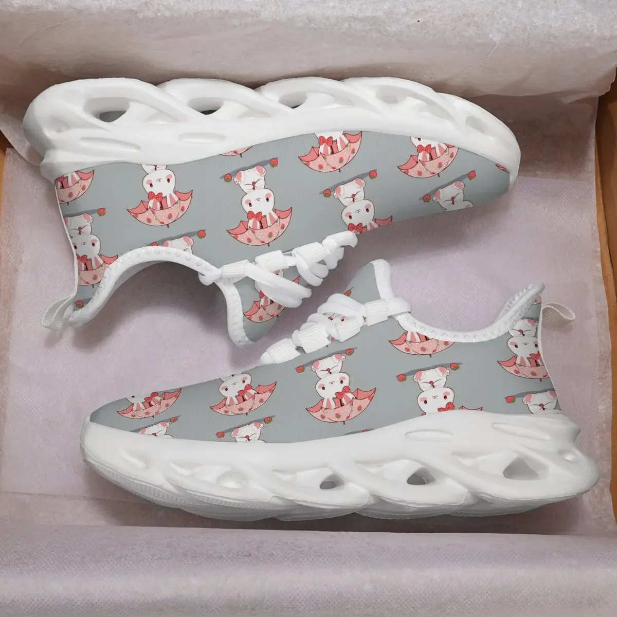 

Children's Casual Sports Shoes with Breathable New Mesh Flat and Hollowed-out Soles Featuring Cartoon Rabbit Patterns