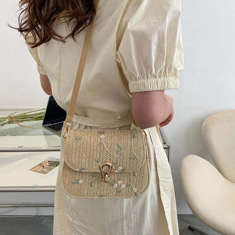 

Spring and Summer Straw Woven Bag Women Lace Flower Woven Saddle Bag Shoulder Messenger Bag Handbag