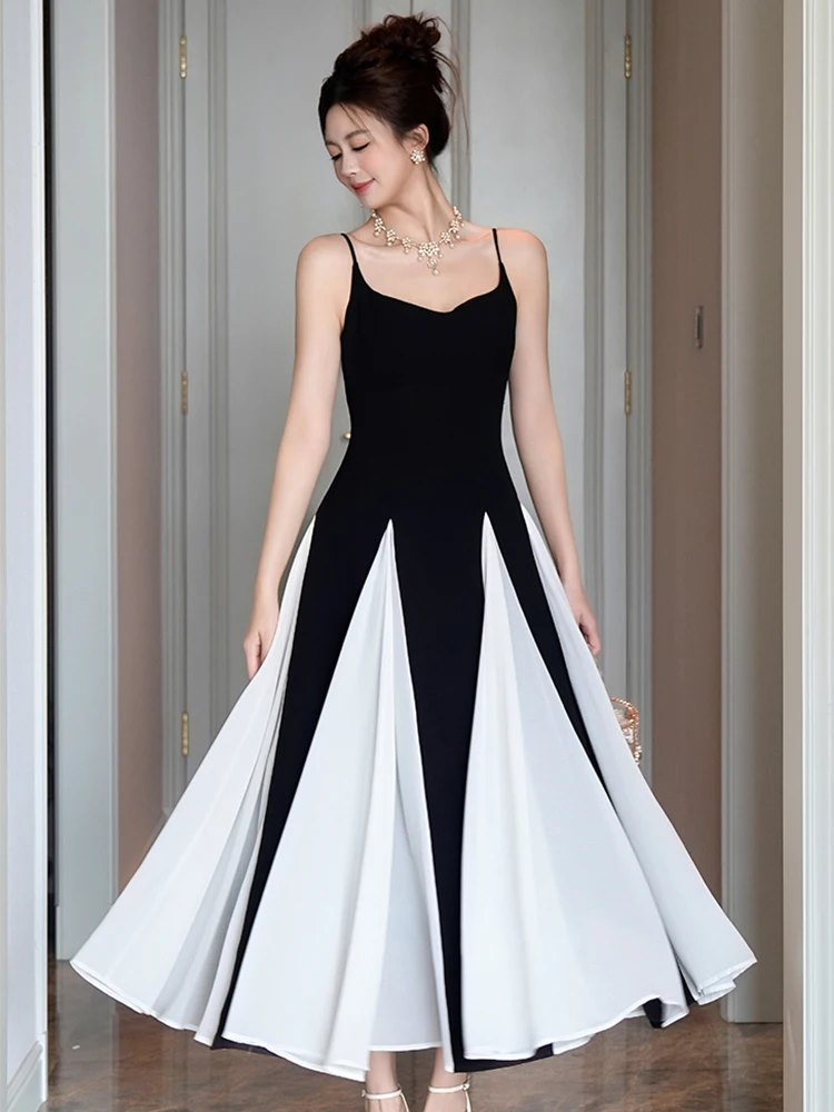 ชุดเดรสงานปาร์ตี้หวานๆ สำหรับผู้หญิง ดีไซน์หรูหรา เซ็กซี่ สีดำขาวตัดกัน สายเดี่ยว เปิดหลัง ทรงพลีท กระโปรงยาวทรงสวิง ชุดราตรีสำหรับงานพรอม