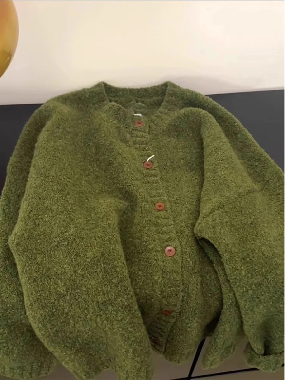 

Женский зеленый вязаный кардиган в стиле ретро, пальто на весну и осень, толстый высококачественный мягкий стильный свитер, свободный корейский однобортный топ с круглым вырезом