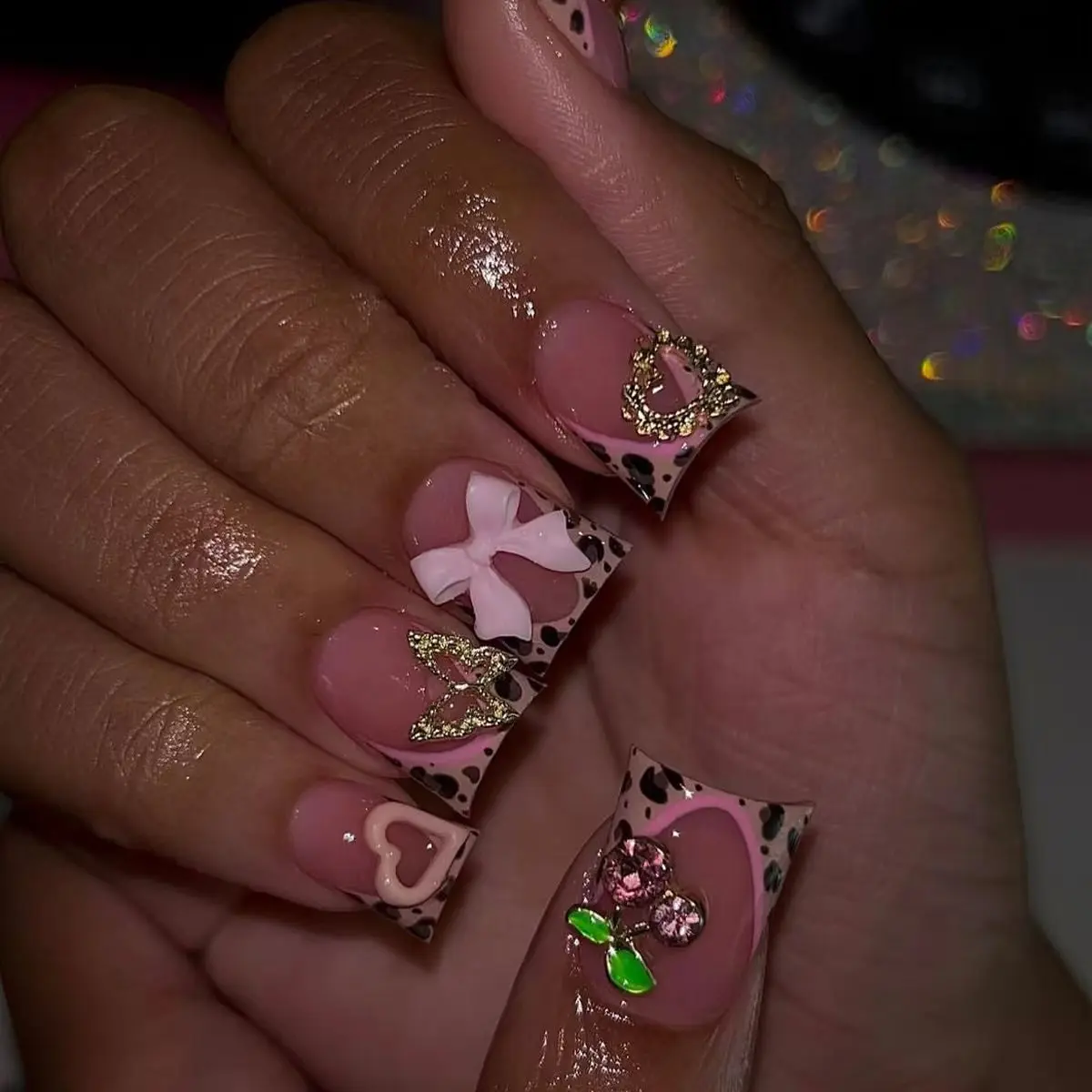 

24pcs Duck Billed Shaped Fake Nails Leopard Print Sweet Cherry Press on Nails Wearable European Spice Girls French Fake Nails