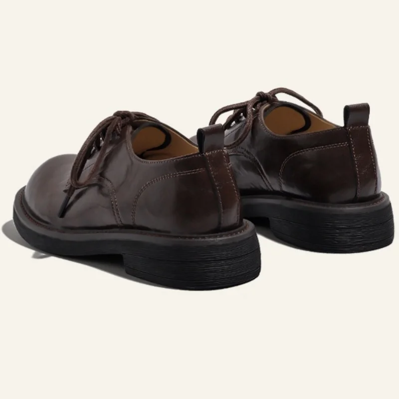 النمط البريطاني أوكسفورد 2025 جديد جلد جولة تو أحذية رجالي أحذية الإناث غير رسمية الرجعية مريحة لينة منتصف الكعب أحذية النساء