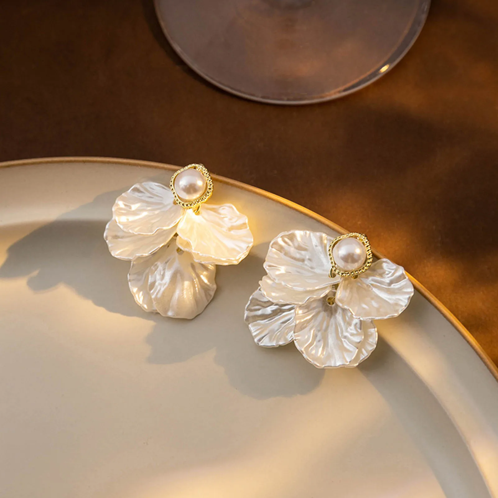 1 Pair Petal Pearl Earrings Plastic Resin Material For Daily Wear White Floral Drop Jewelry Accessory Christmas Festival Gifts