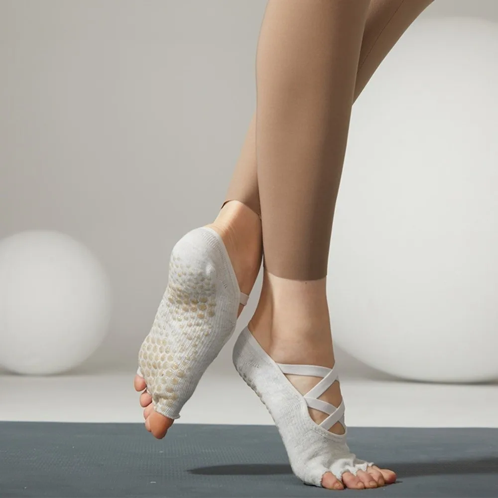 

1 пара противоскользящих носков для йоги с пятью пальцами, полуоткрытые носки для йоги с пятью пальцами, защита пятки с перекрестным ремешком