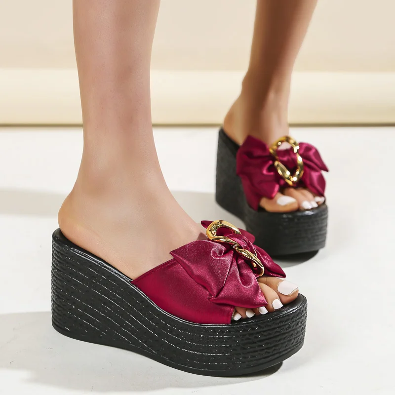 

Women Slippers 2025 Summer New Fashion Women Slippers Indoor Outdoor Flip Flops Beach Slippers