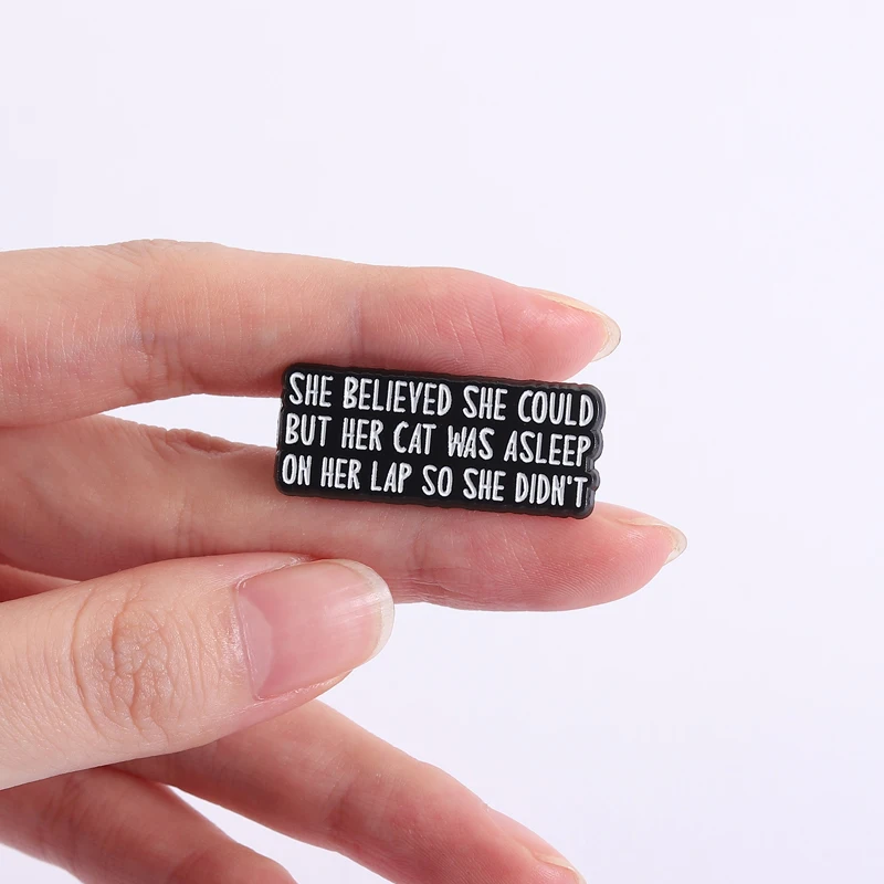 لقد اعتقدت أنها تستطيع أن تينا دبابيس قطتها أنامقته حتى لم تكن دبابيس شارات التلبيب مضحك القط أمي مجوهرات هدية للأصدقاء #4