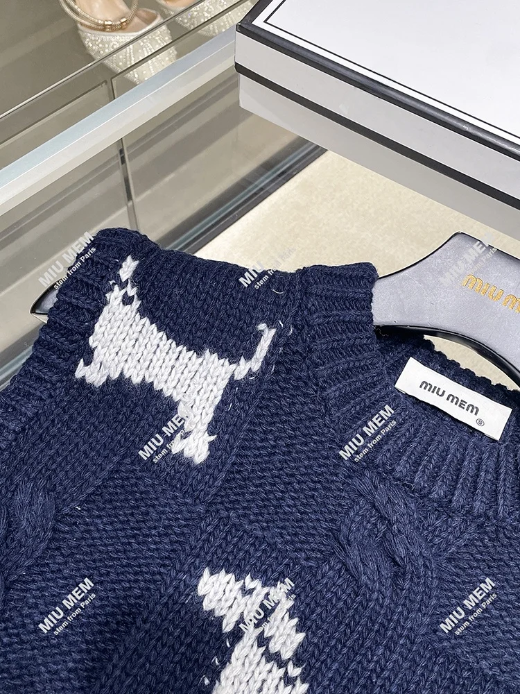 고급 여성 니트 조끼 탑 프린트 디자인 가을 대학 스타일 패셔너블 편안한 핏 레귤러 슬림 라운드 넥