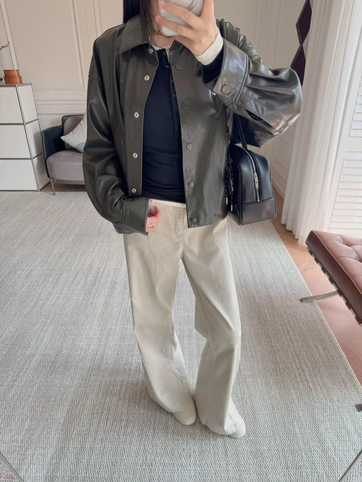 Giacca sportiva da donna in morbida pelle proteica elasticizzata con design a cordoncino, vestibilità regolare e maniche lunghe