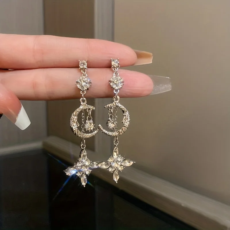 Trendy Temperament Shiny Rhinestone Moon Star Long Tassel Earrings for Women Fashion Temperament Party Elegant Jewelry