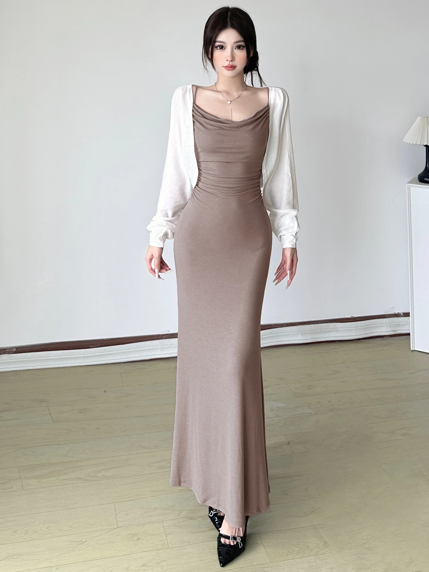 

WEEKEEP Color Simple Halter Neck Slim Fit Pleated Waist Dress Long Sleeve Open Cardigan Set Street Style Women's Dress