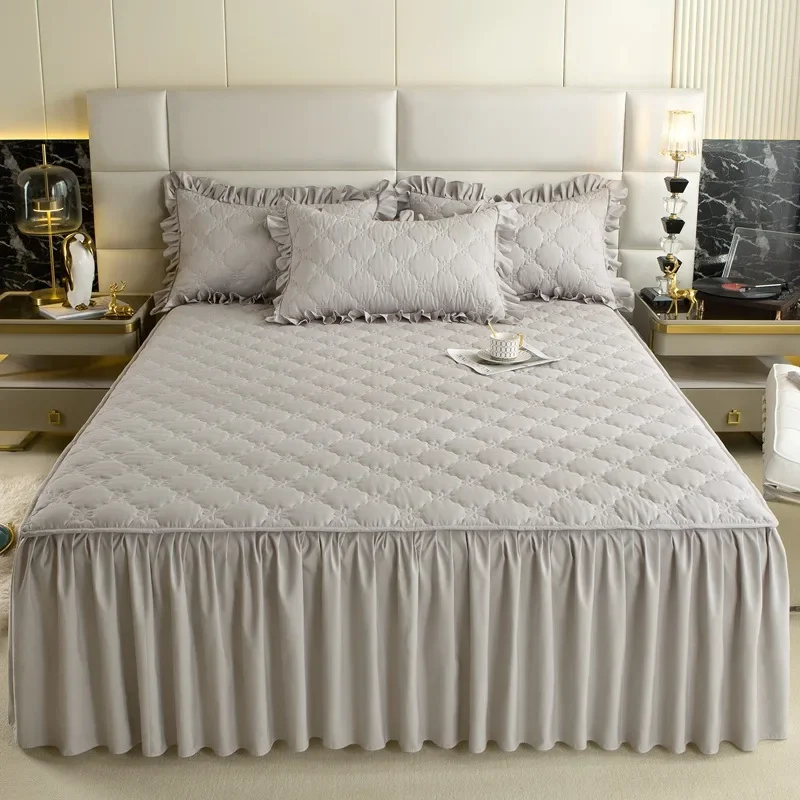 2024 popular skin-friendly polished padded bedspread three-piece set of bed skirt non-slip mattress protective cover four-season