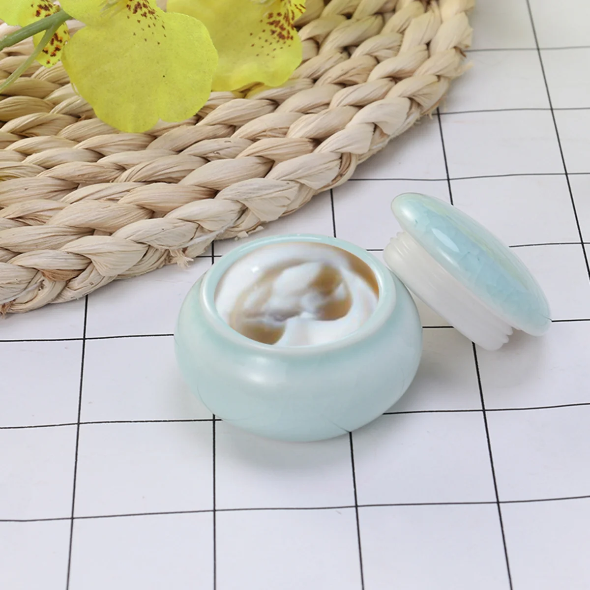 

Mini Ceramics Cream Rouge Storage Tank Compact Travel Makeup Sealed Bottle 4.6x2.7x3.5cm Blue Storage Can for Tea Coffee