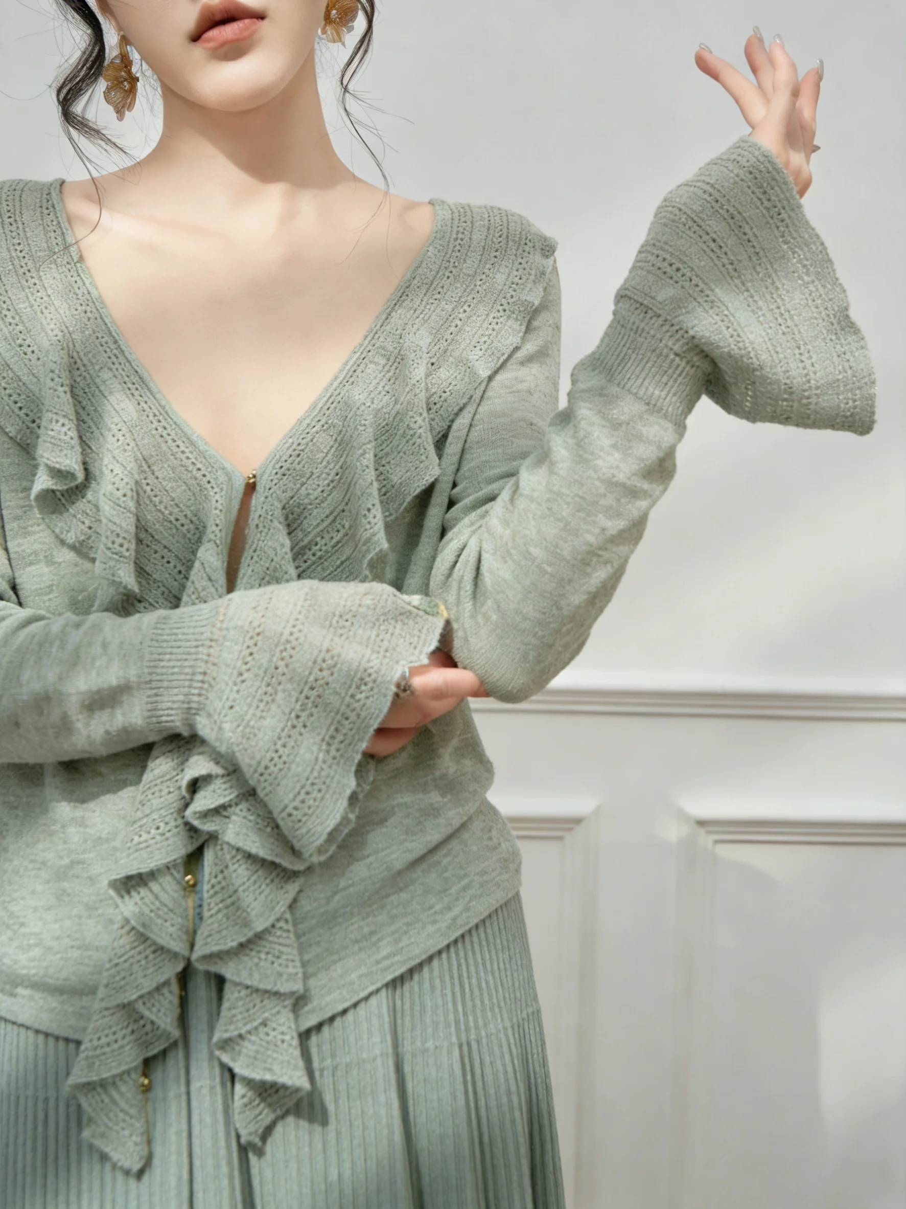 

Spring 2026 Green Lace Hem Top Skirt Set Women's Fashion Unique Beautiful High Waist Casual Loose Fit V-Neck Long Sleeve