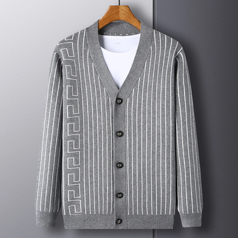 

Мужской роскошный брендовый свитер с длинными рукавами, осень-зима, новый жаккардовый полосатый облегающий модный повседневный мягкий вязаный кардиган, мужская одежда