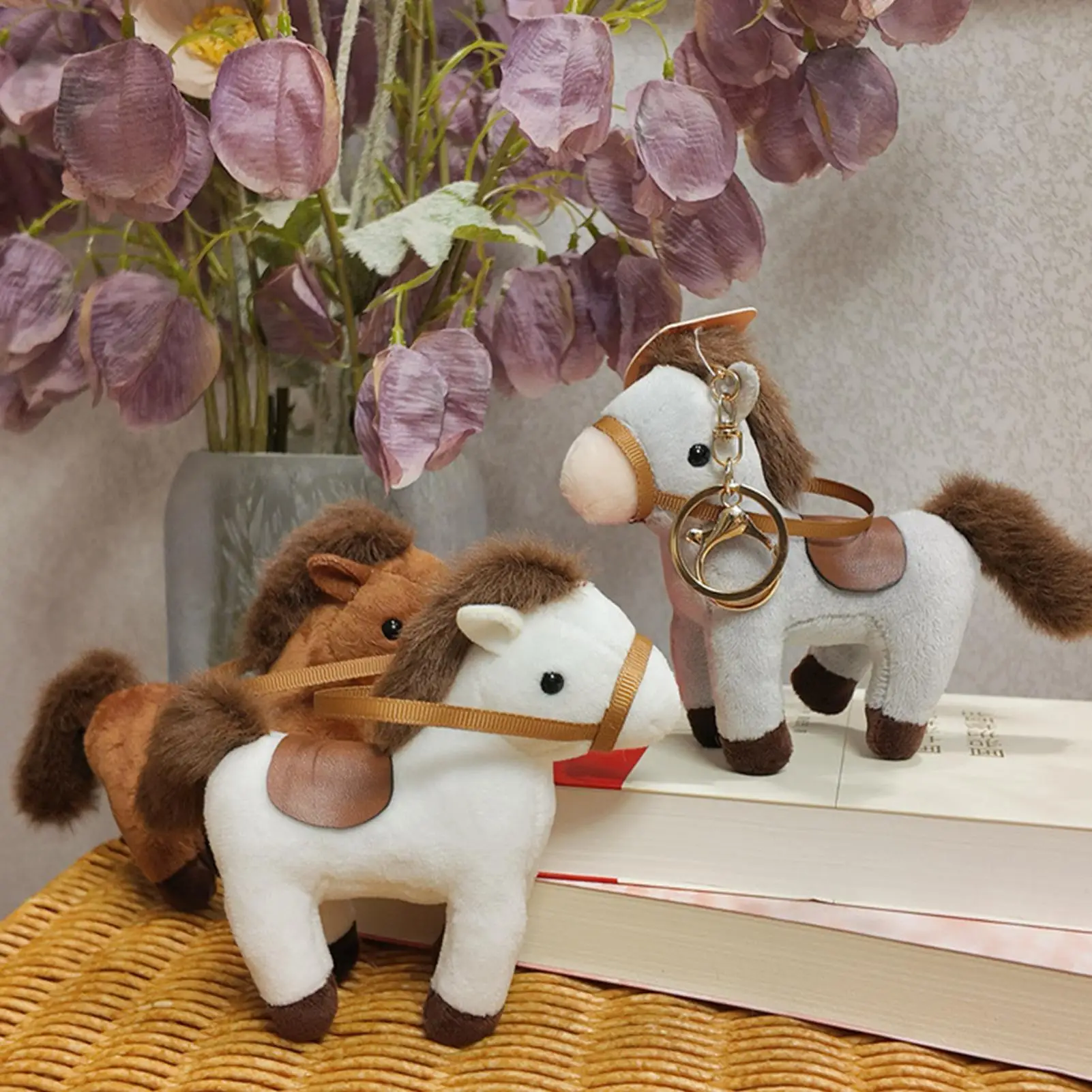 Bonito chaveiro de pelúcia cavalo saco charme animal mochila chaveiros com rédeas para adultos crianças meninos meninas festa escolar viagem aniversário