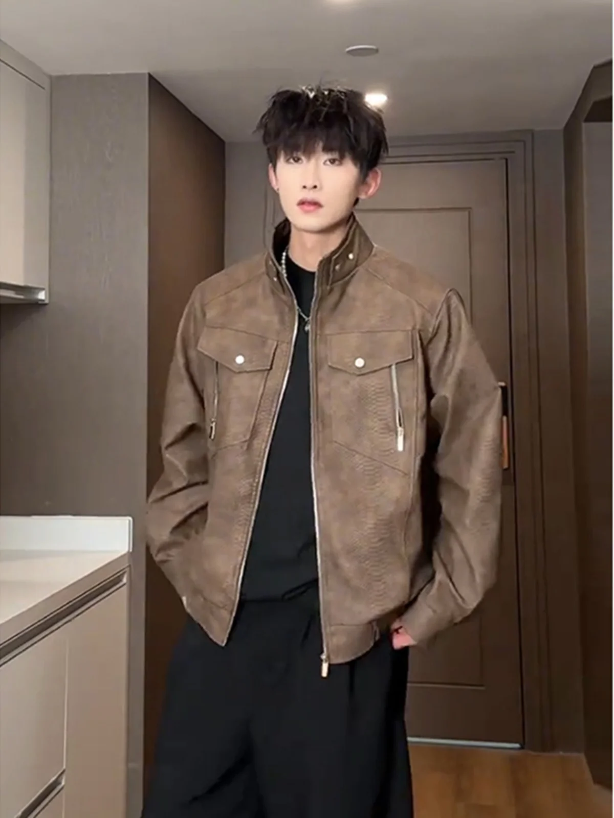 

Кожаная куртка-бомбер мужская, весна-осень, в американском стиле, с дизайном в стиле клип-арт, приталенная, для байкеров