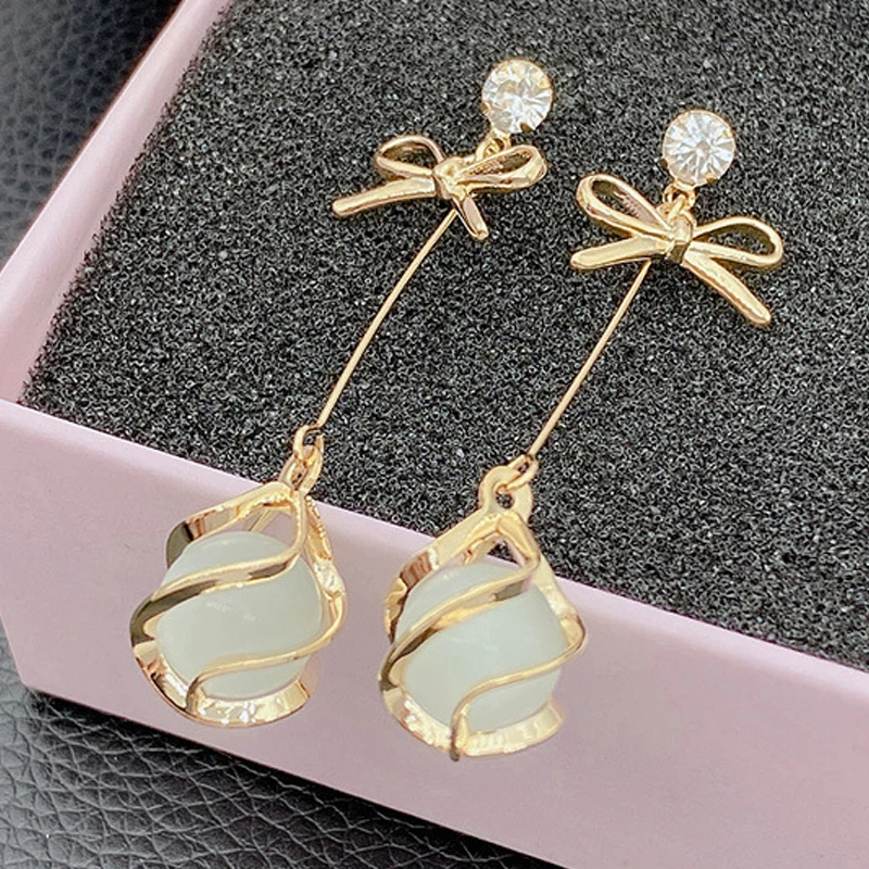 Trendy Long Imiation Opal Bead Dangle Earrings for Women Golden Color Hollow Out Metal Bow Knot Drop Earrings Party Jewelry Gift