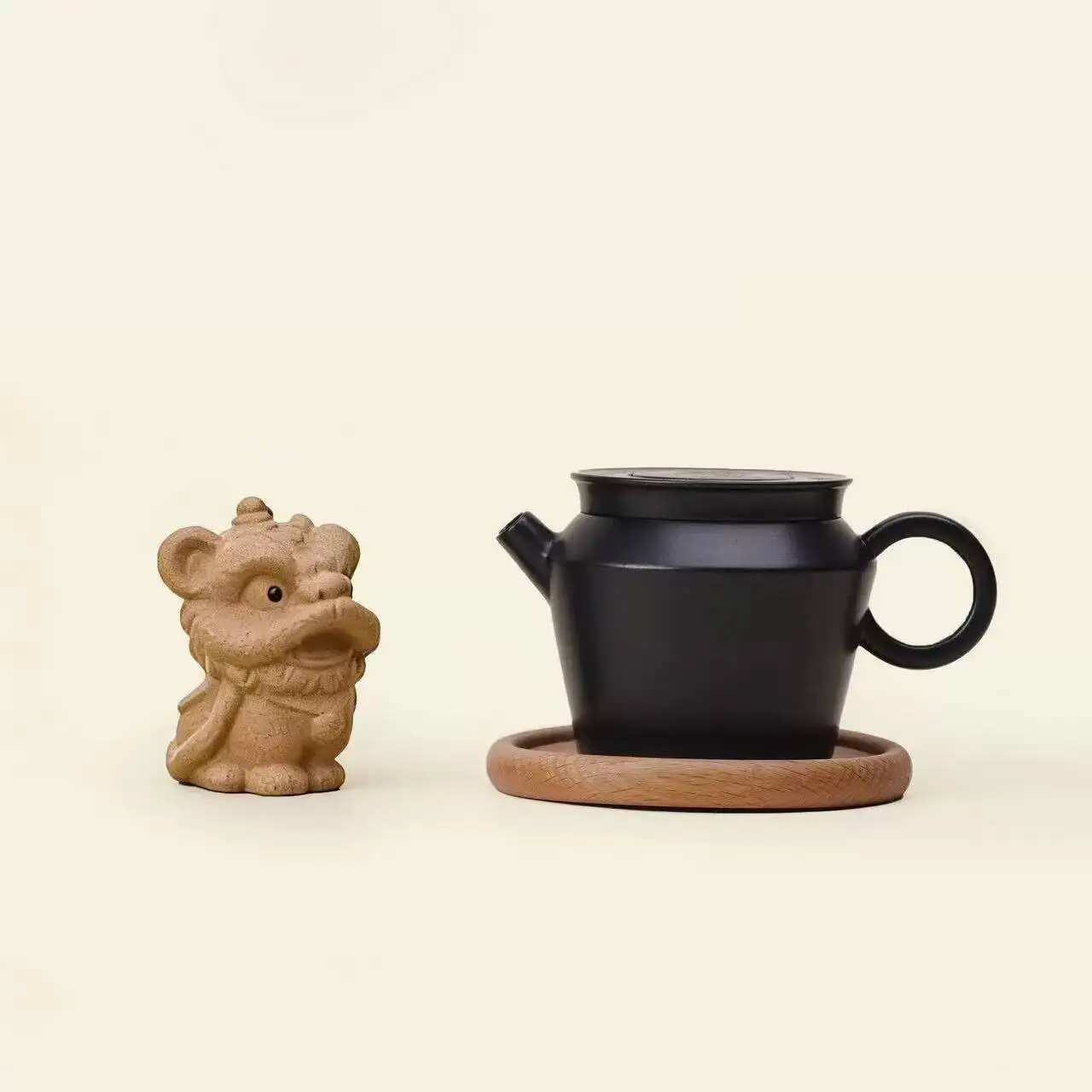 

Set Of Kung Fu Tea Utensils / Purple Clay Teapot And Teacup For Home Decoration With A Zen Style