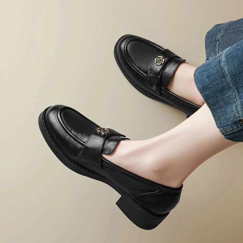 Elegant Slip-On Shoes for Women with Rose Buckle Design Vintage British Fashion Comfortable All Year Round