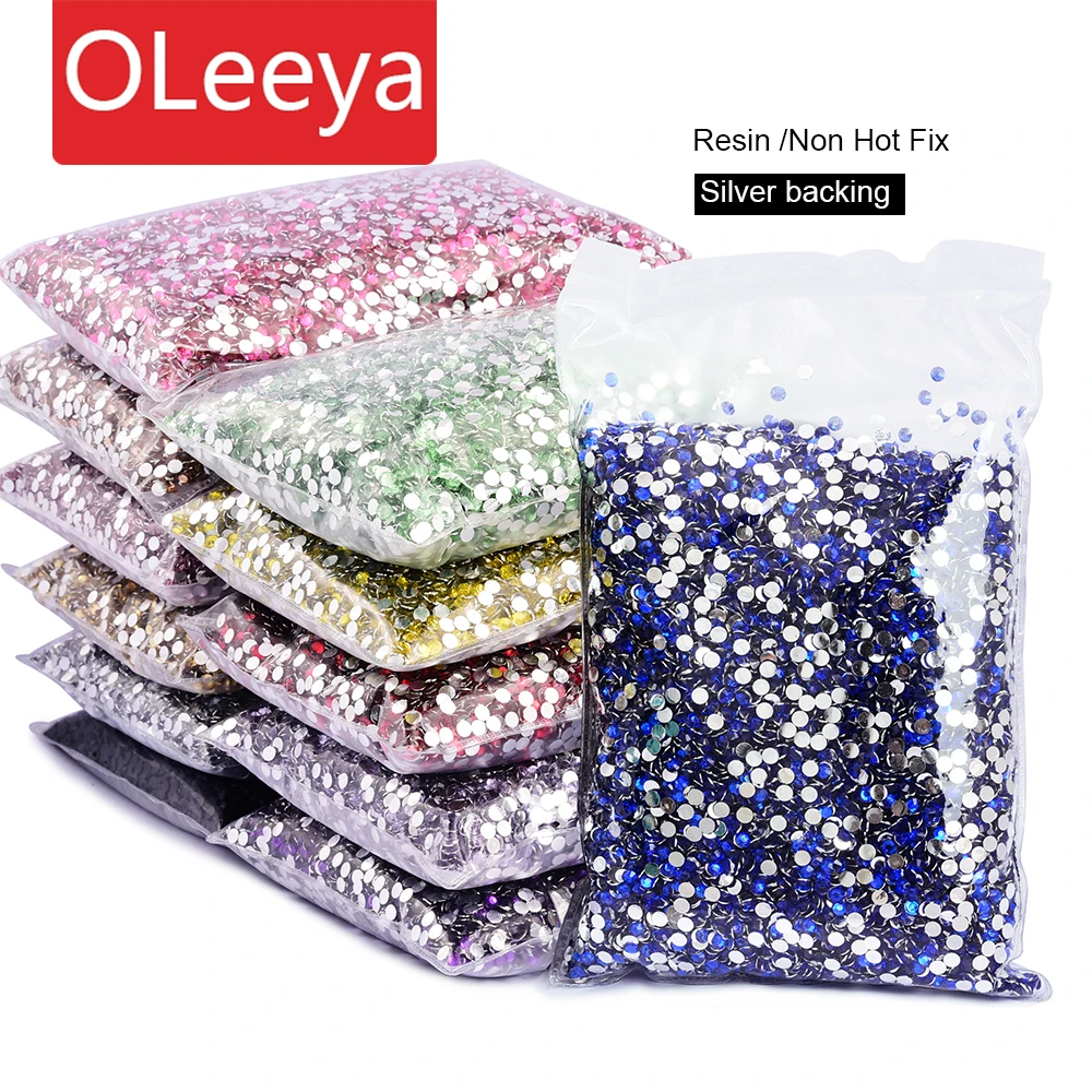 Oleeya Venta al por mayor Fondo plateado con parte posterior plana Resina Cтразы Diamantes de imitación sin fijación por calor en paquete grande Cristales brillantes y strass para