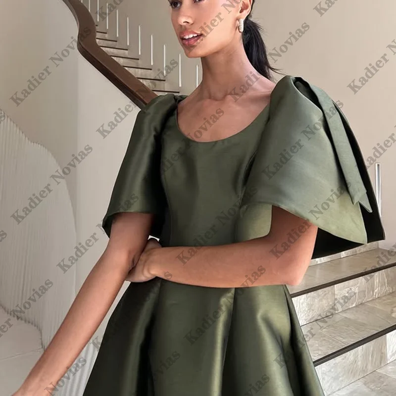 فساتين سهرة عربية رسمية مخصصة على الطراز الحديث ورقبة سكوب وطيات على شكل حرف A فساتين مناسبة مخصصة