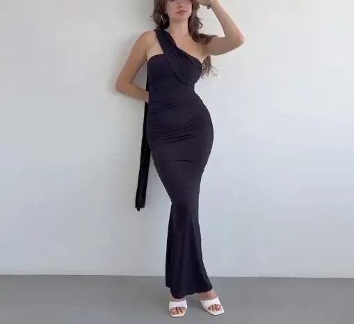 

2025 Autumn New Solid Color Sleeveless Strapless Revealing Fold Collar Slim Fit Dress
