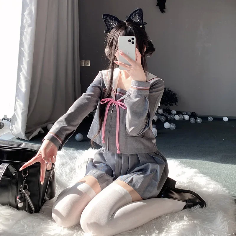 Uniforme scolastica coreana Ragazza Jk Abiti da marinaio Grigio rosato Due linee Set corto giapponese Gonna a pieghe Costume da laurea Donna