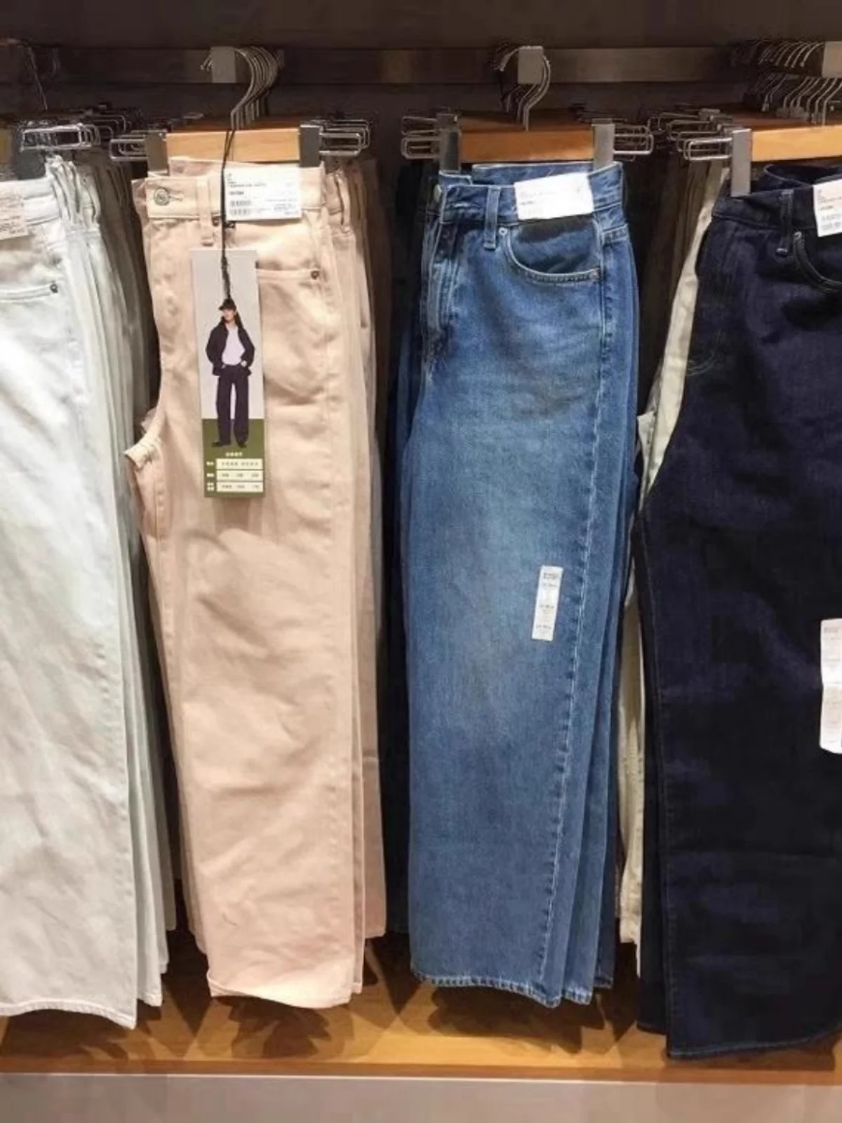 

Весенние женские джинсы свободного прямого кроя с широкими штанинами, с высокой талией, визуально стройнящие, повседневные, комфортные, свободного кроя