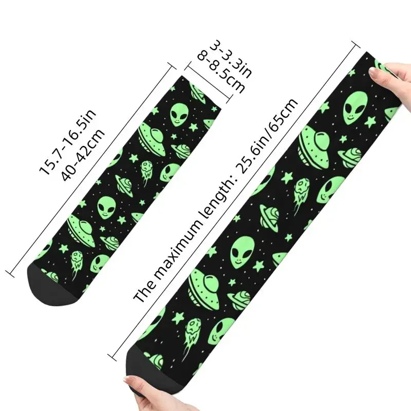 Green Alien UFO Moon uomo donna Crew Socks Unisex Cool 3D Print Dress Socks