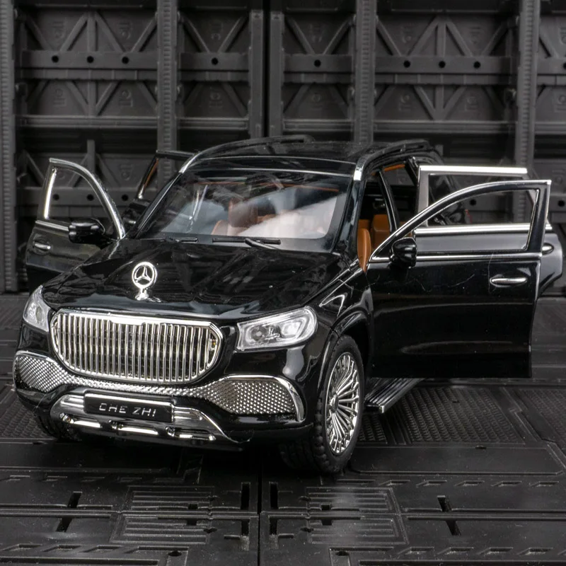 

1:24 модель автомобиля из сплава Mercedes Maybach GLS600, украшение, двери и капот двигателя, багажник можно открыть, звуковые и световые игрушки