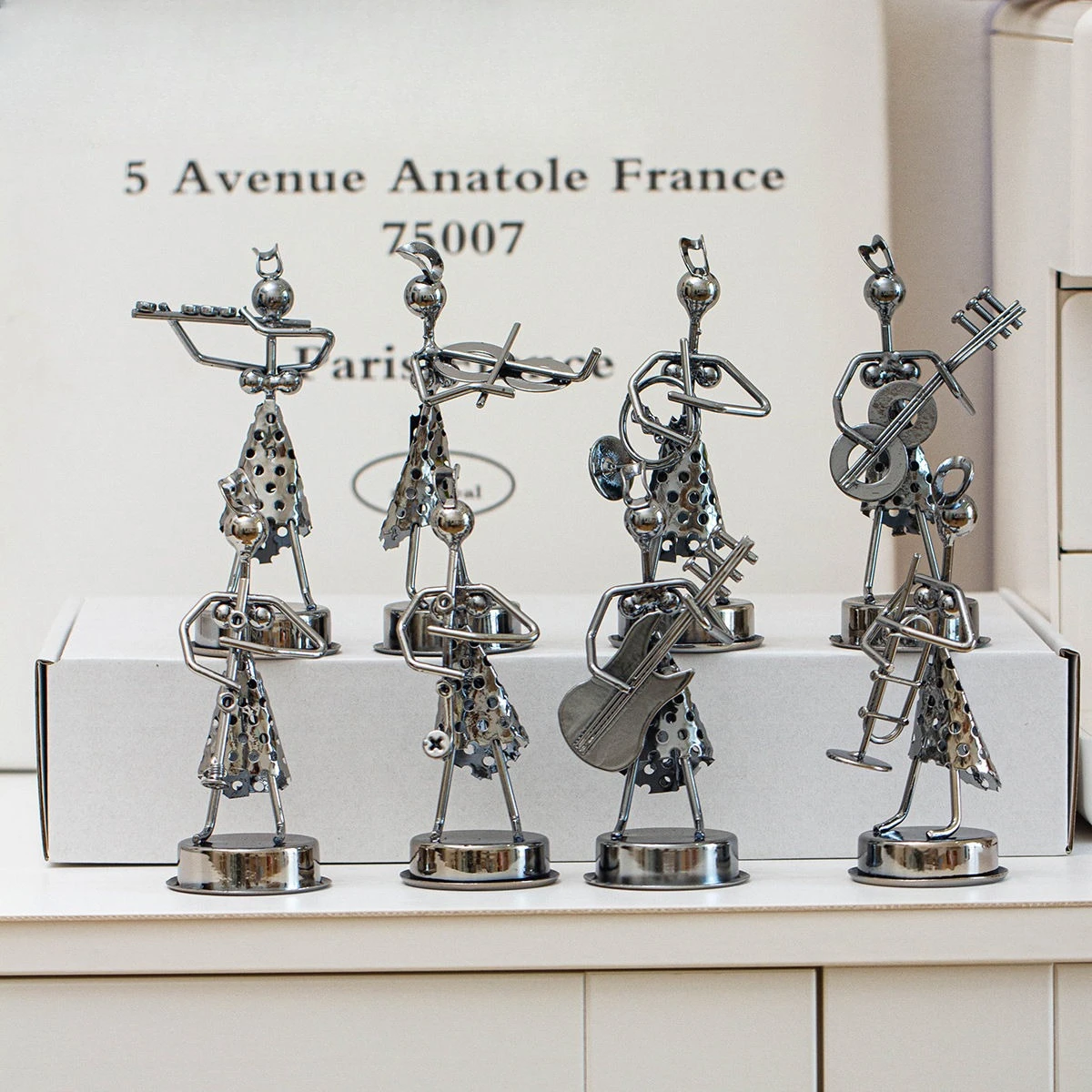 

Iron art band doll ornaments, musical performance metal handicrafts, home and office decorations, guitars, saxophones, violins