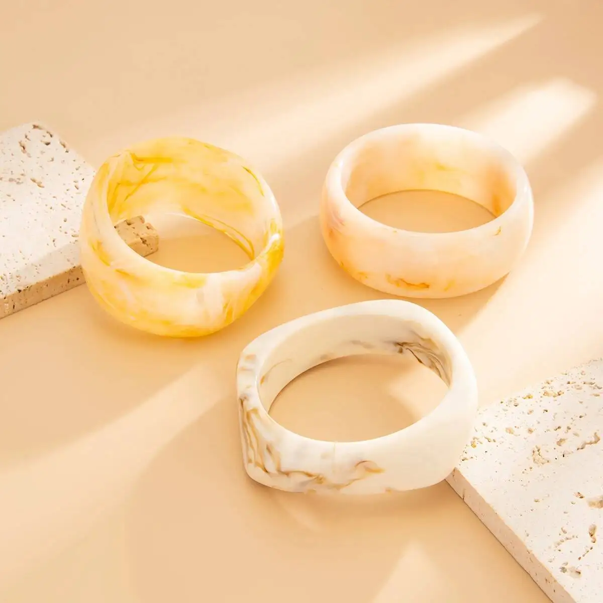 SHIXIN 3 أنماط البوهيمي سميكة الراتنج الاكريليك سوار للنساء أنيقة تكويم غير النظامية واسعة الإسورة سوار مجوهرات الحفلات