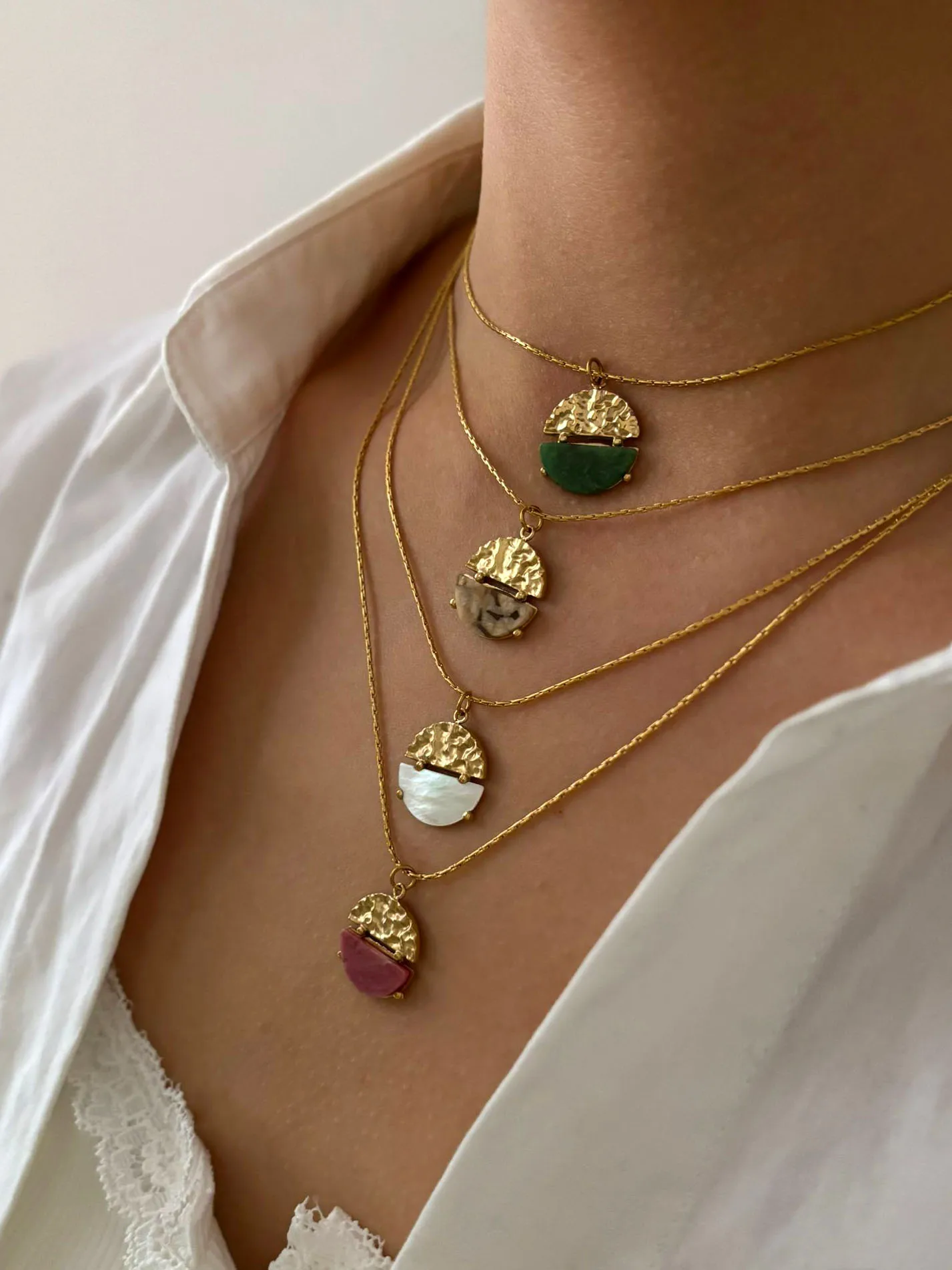 GHIDBK Minimalist Stainless Steel Gold Plated Fan-shaped Natural Stone Circular Pendant Necklace for Women Fashion Daily Jewelry