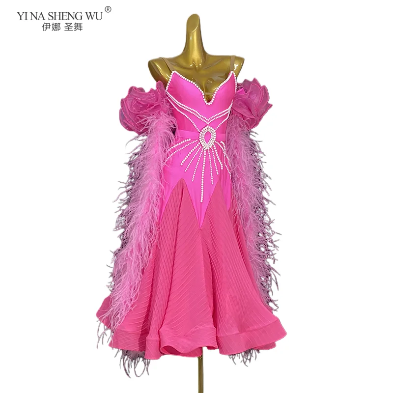 فستان رقص قاعة الرقص للسيدات باللون الوردي بدون أكمام وظهر احترافي للبالغين مع نمط ريش رشيق