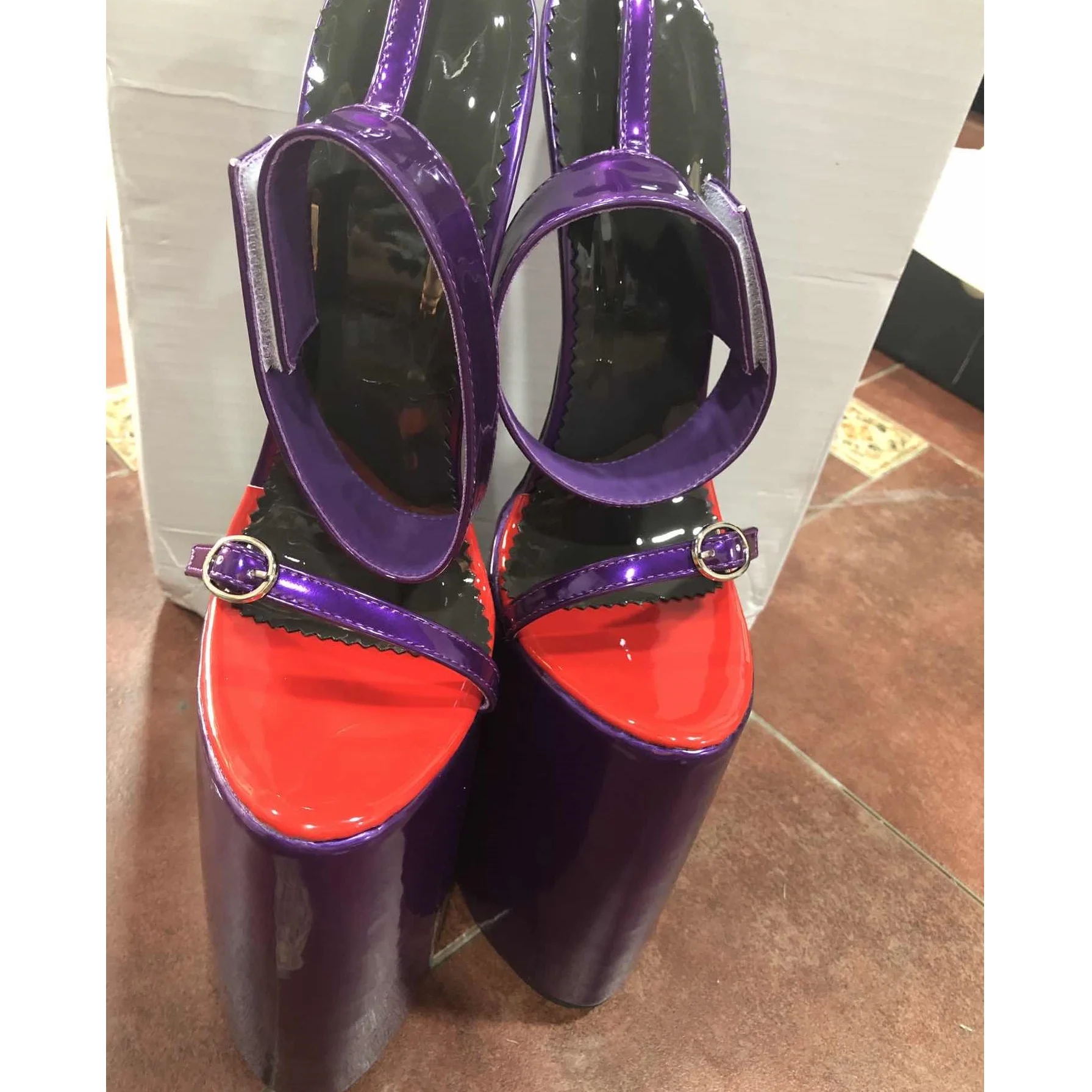 보라색 버클 속이 빈 플랫폼 샌들 얇은 하이힐 섹시한 패션 멋진 여름 캐주얼 빅 사이즈 여성 신발 Zapatillas Mujer