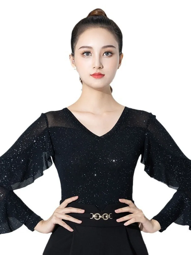 Costume da ballo latino a maniche lunghe svolazzante con pannello in rete da donna, camicetta in pizzo trasparente aderente elasticizzato, costume da salsa per spettacoli teatrali