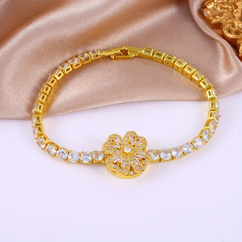 [Copper] 360° Rotatable Lucky Four-leaf Clover Bracelet Gives Women A Sense of Luxury and Niche Design