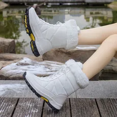 Sepatu bot pendek wanita, Sneaker musim dingin katun hangat anti Slip, salju luar ruangan nyaman